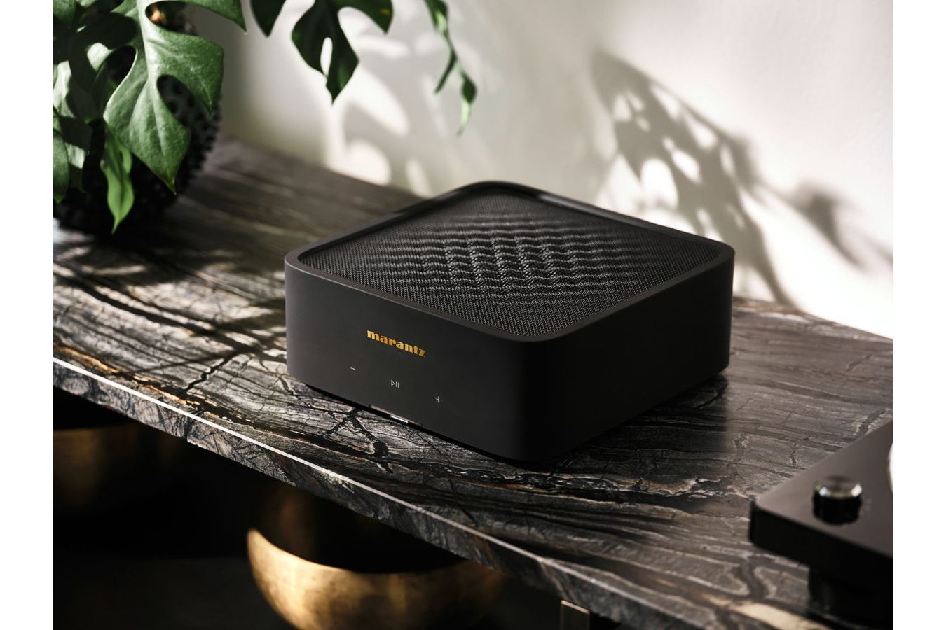 Förstärkare Marantz MODEL M1 streamingförstärkare