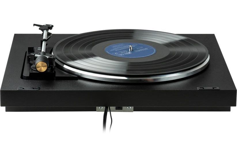 Vinyl Rekkord Audio F110P med inbyggt RIAA-steg