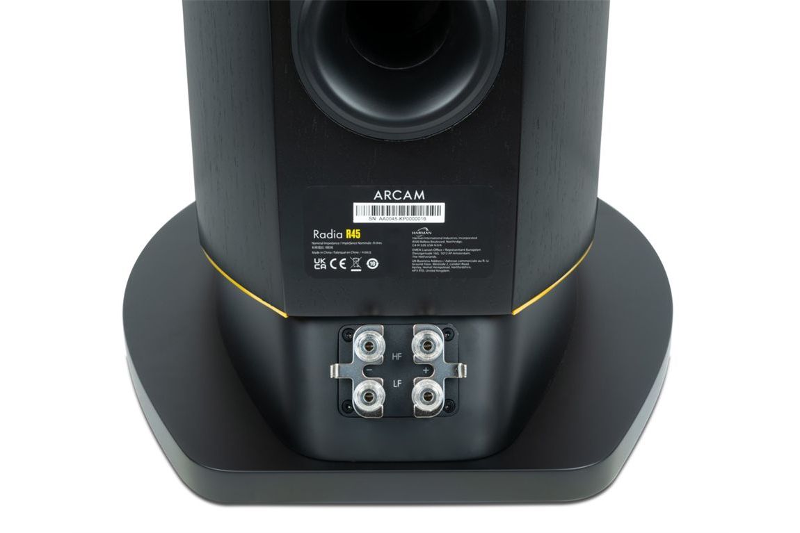 Högtalare Arcam Radia R45 3-vägs golvhögtalare